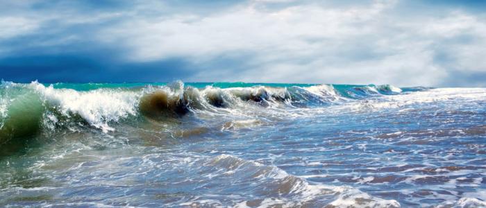 zee met golven zee met golven