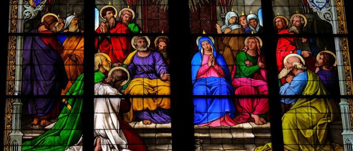 glas-in-lood raam met afbeelding over Pinksteren glas-in-lood raam met afbeelding over Pinksteren